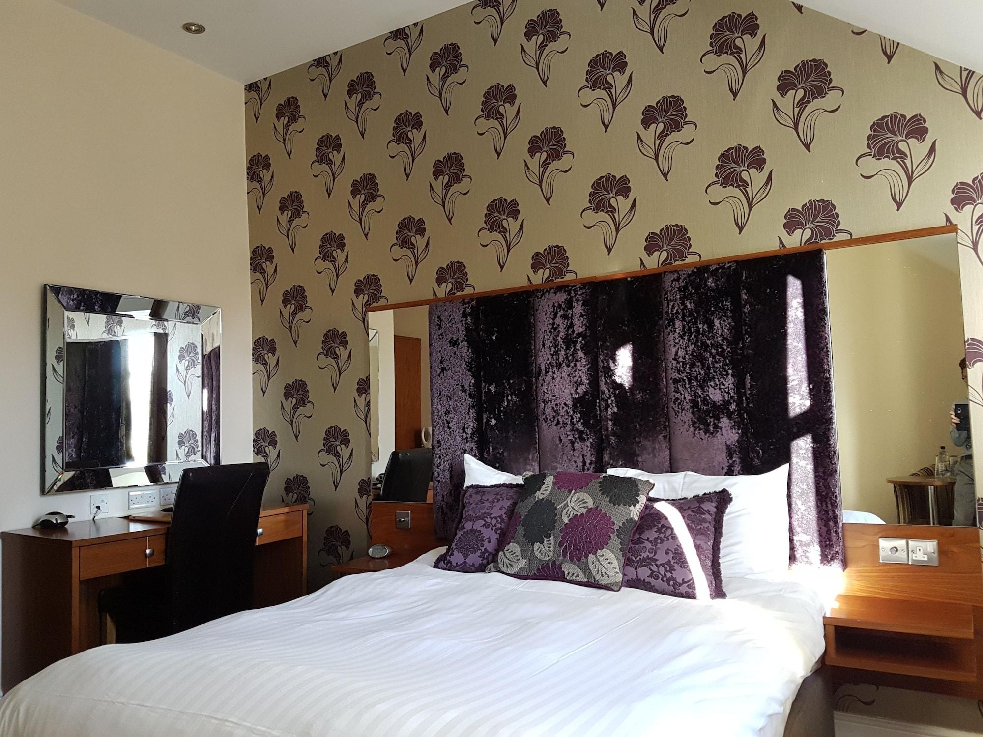The Old Barn Inn Newport  Bagian luar foto
